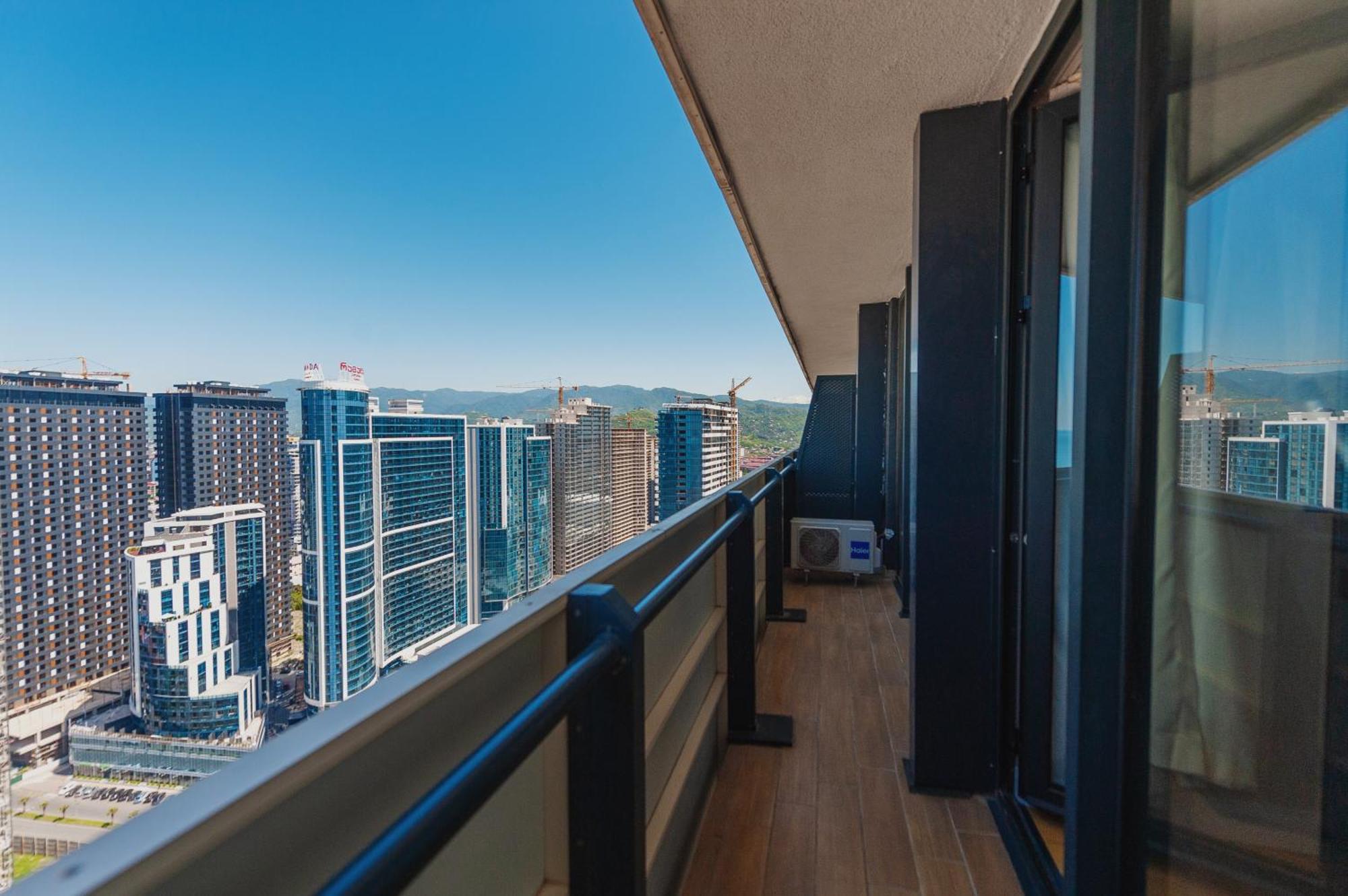 Orbi City Suite バトゥーミ エクステリア 写真